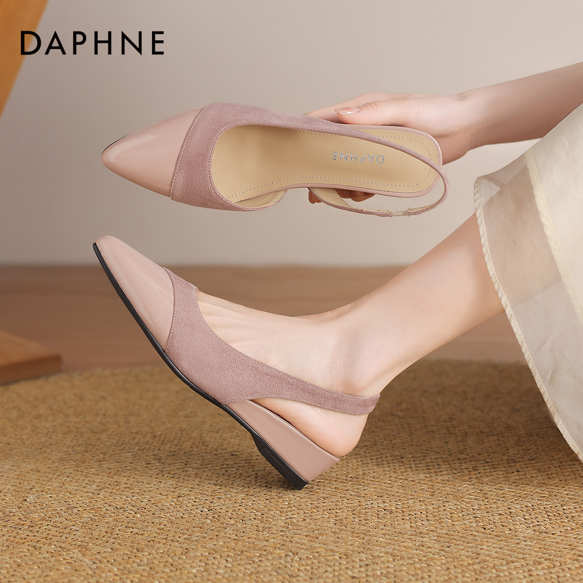 达芙妮尖头凉鞋女2025新款夏季法式浅口玛丽珍鞋女士包头凉单鞋女