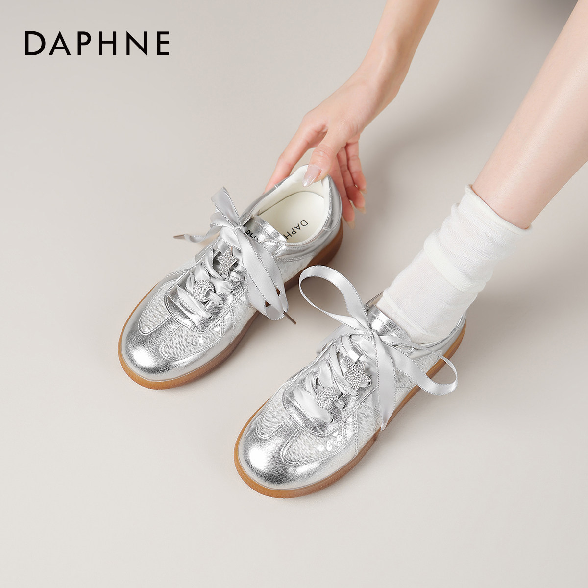 达芙妮银色德训鞋女春季2026新款芭蕾风休闲鞋女款百搭运动鞋板鞋,女鞋,德训鞋,淘宝优惠券,粉丝福利购,淘宝优惠卷