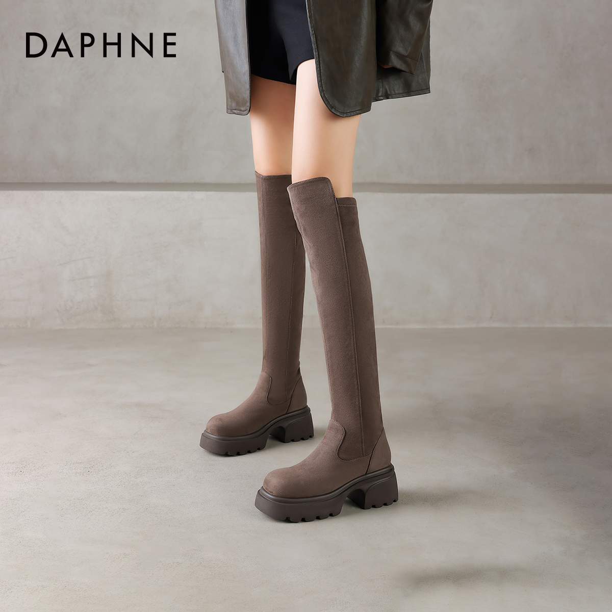 达芙妮棕色长筒靴女2025冬季新款
