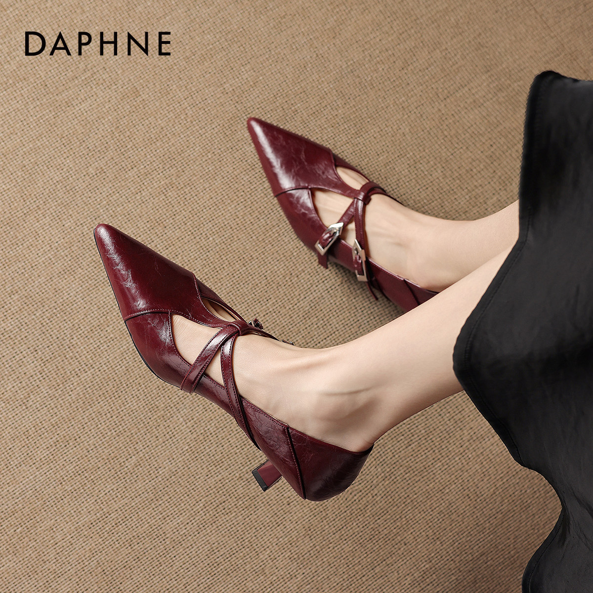 达芙妮尖头单鞋女2026新款春季细跟高跟鞋红色婚鞋法式玛丽珍女鞋