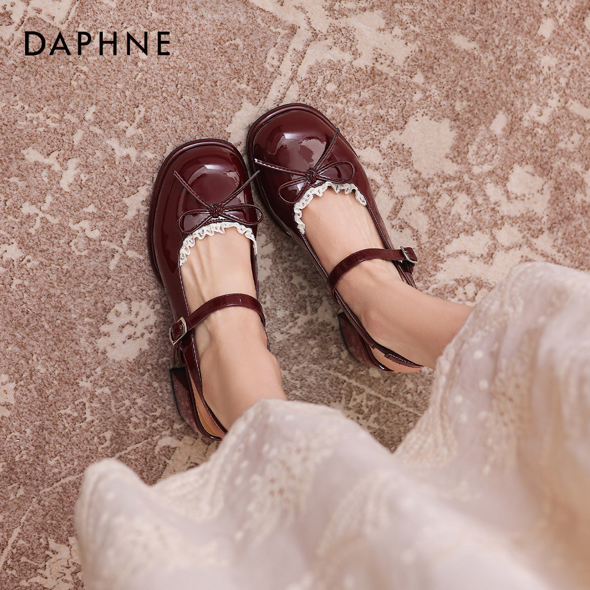 达芙妮玛丽珍鞋女红色法式中跟复古2026新款凉鞋不累脚绝美凉单鞋