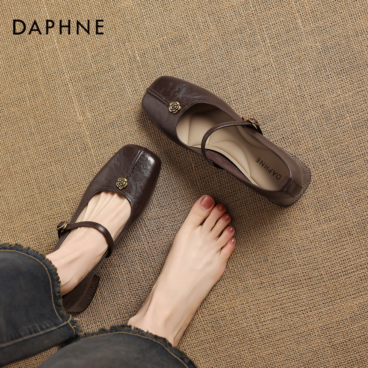 达芙妮高跟单鞋女2026新款春季复古山茶花方头粗跟玛丽珍小皮鞋子