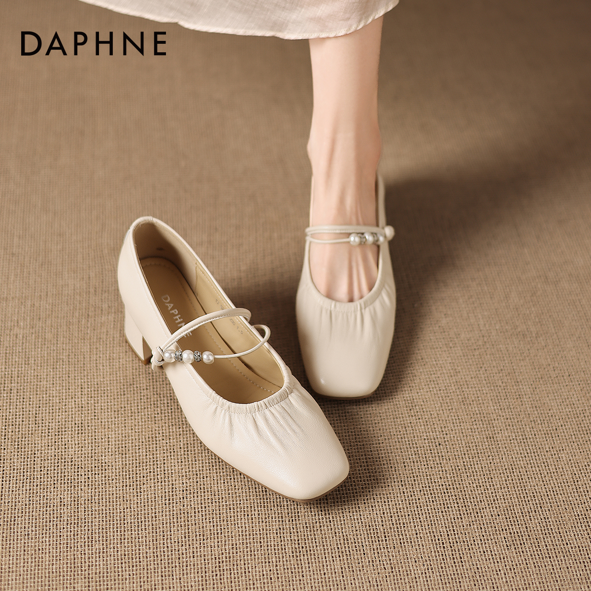 法式淑女风单鞋，优雅舒适。