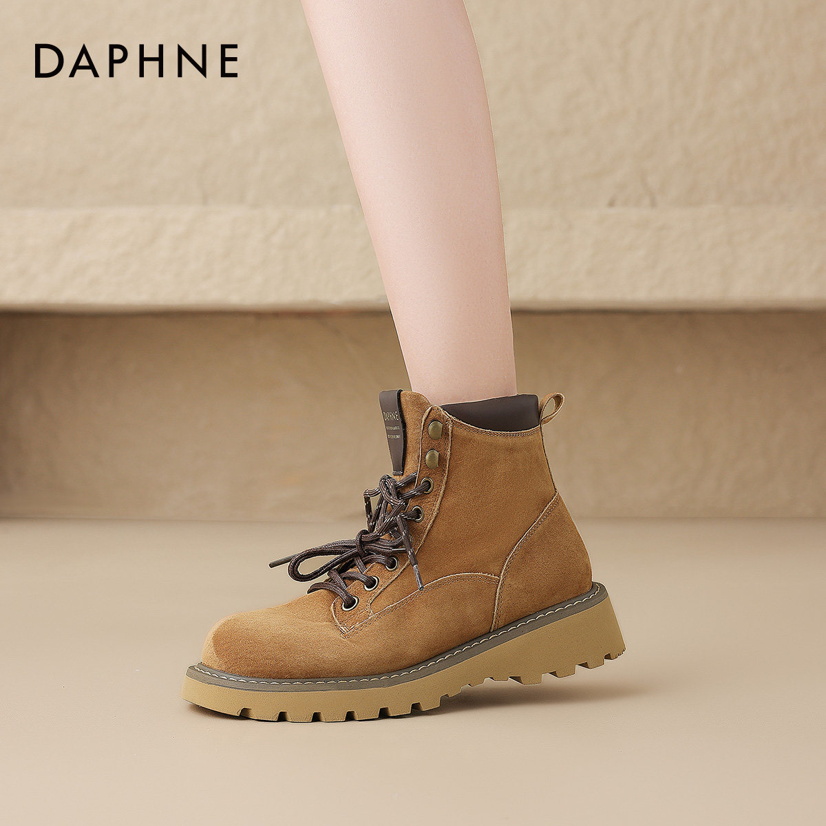达芙妮厚底增高秋冬棕色登山靴女