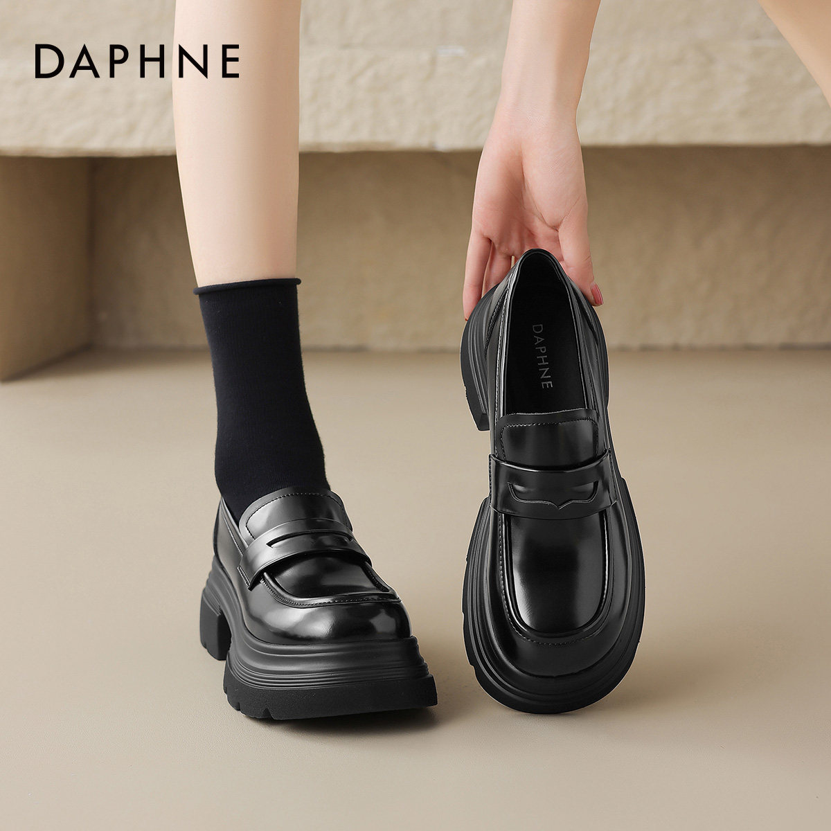 达芙妮英伦小皮鞋女2026新款秋季日系jk一脚蹬单鞋松糕厚底乐福