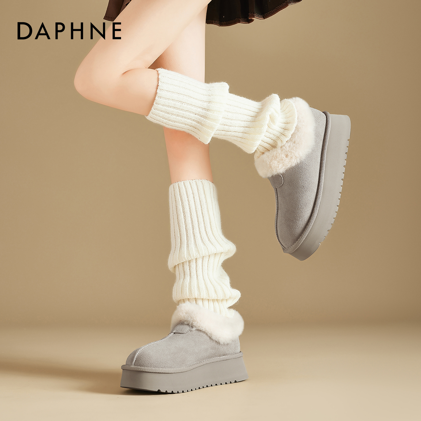 达芙妮雪地靴女2025冬季爆款加绒加厚真皮短靴毛毛靴东北厚底棉鞋