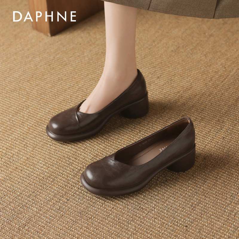 达芙妮浅口单鞋女2026新款夏季粗跟皮鞋法式中跟厚底舒适小皮鞋女