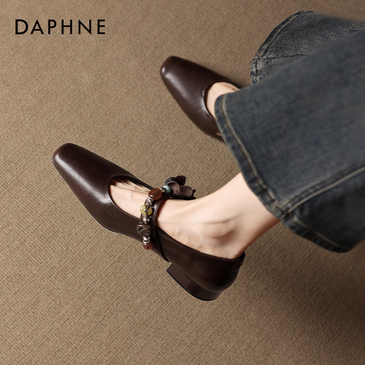 串珠设计显个性，通勤出街都吸睛