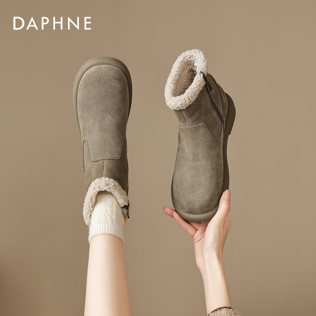 达芙妮雪地靴女2026新款冬季靴子加绒加厚棉鞋平底勃肯鞋保暖短靴,女鞋,时尚雪地靴,淘宝优惠券,粉丝福利购,淘宝优惠卷