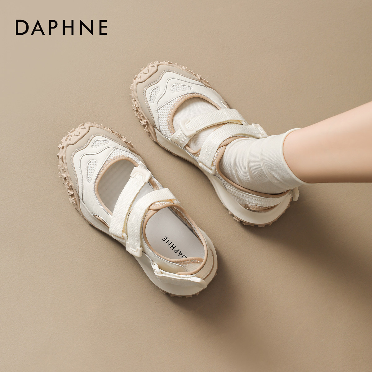 达芙妮厚底运动凉鞋2026新款夏季女款户外休闲外穿包头增高女鞋子