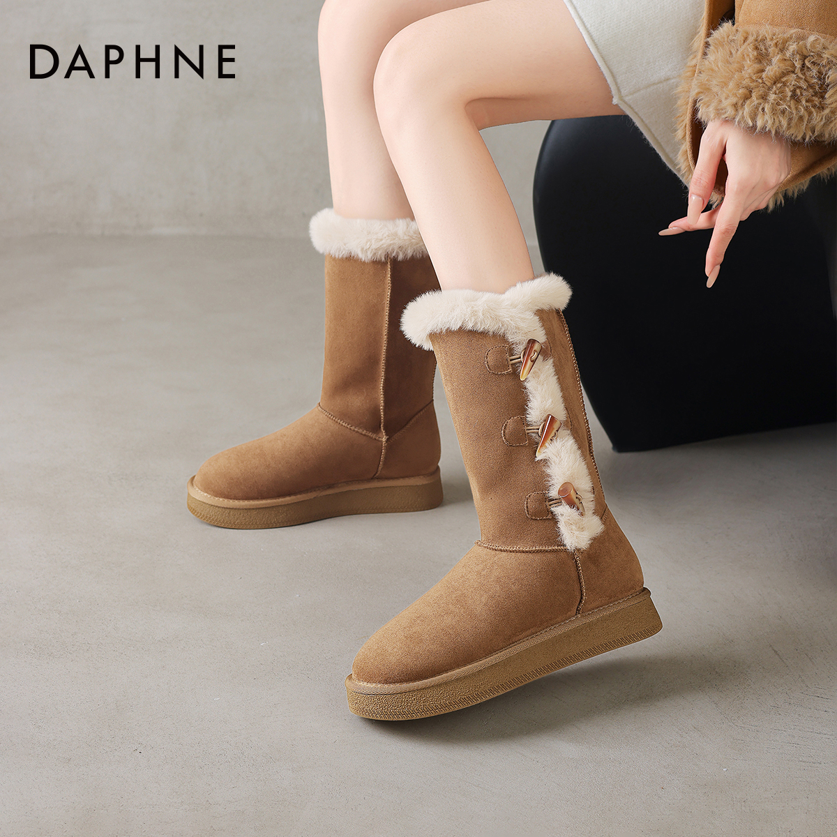 达芙妮中筒加厚雪地靴