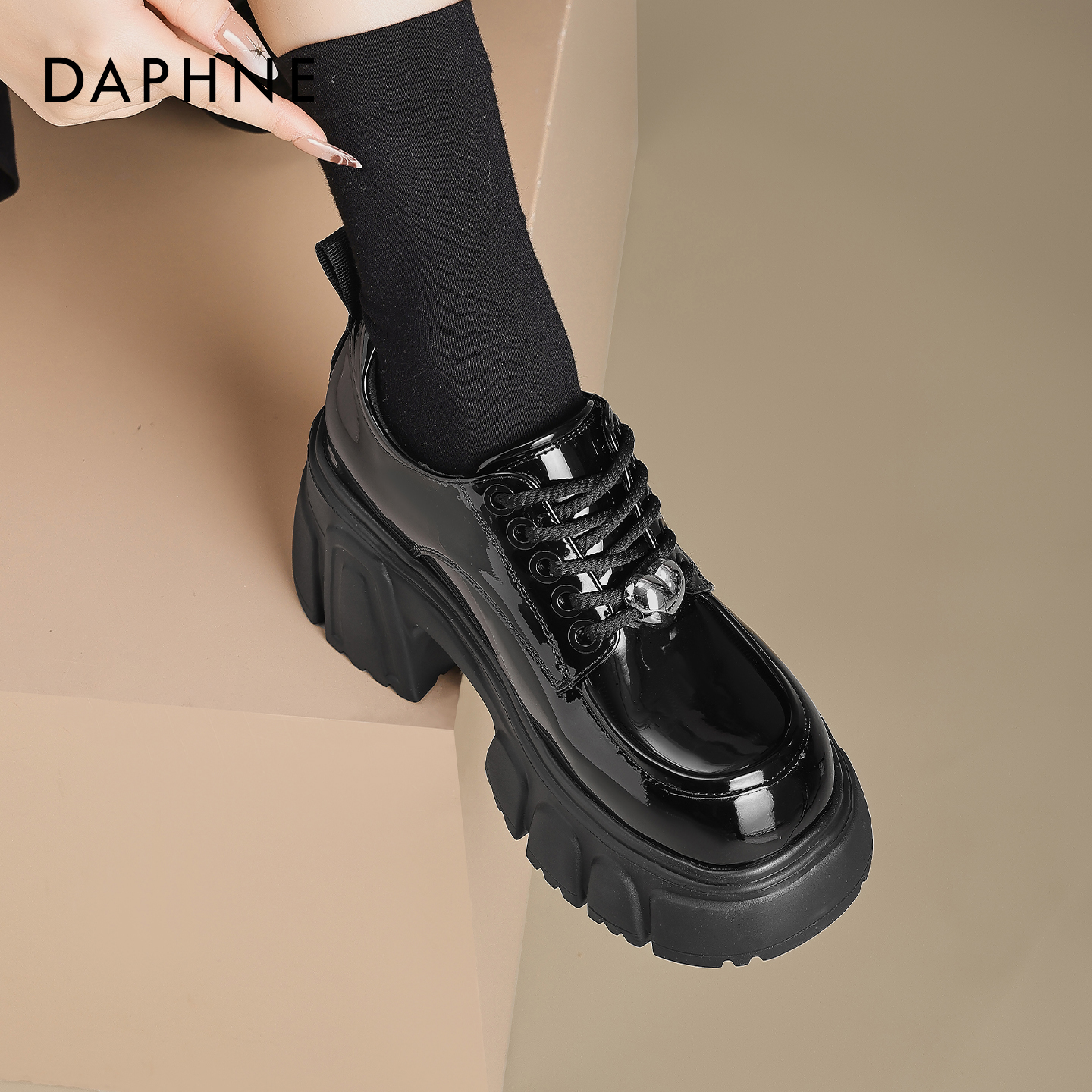 达芙妮黑色厚底乐福鞋小个子增高