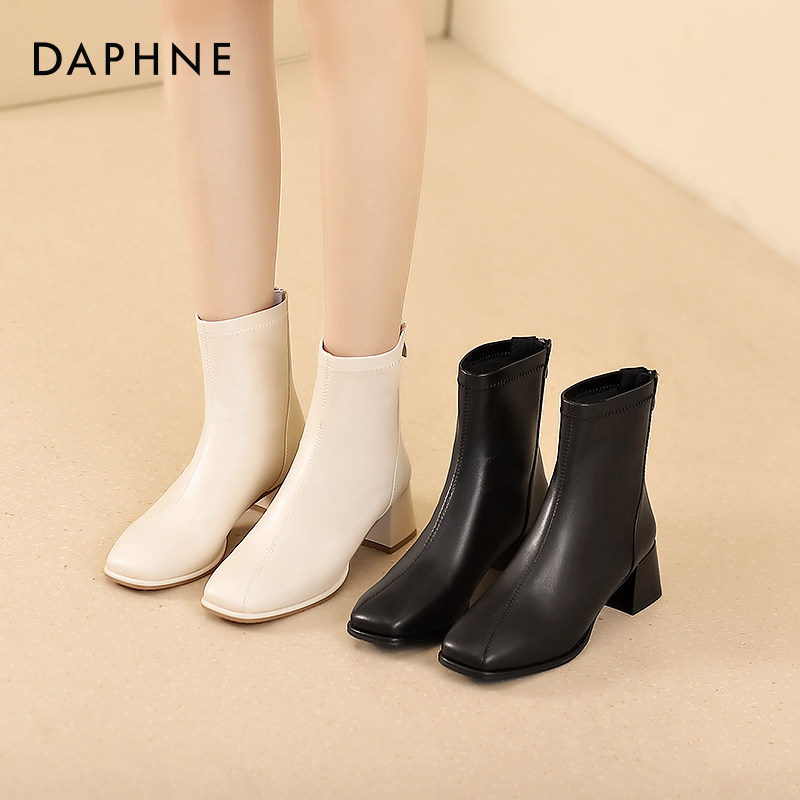 达芙妮高跟短靴女2026新款切尔西女靴妈妈高跟鞋粗跟白色靴子女款