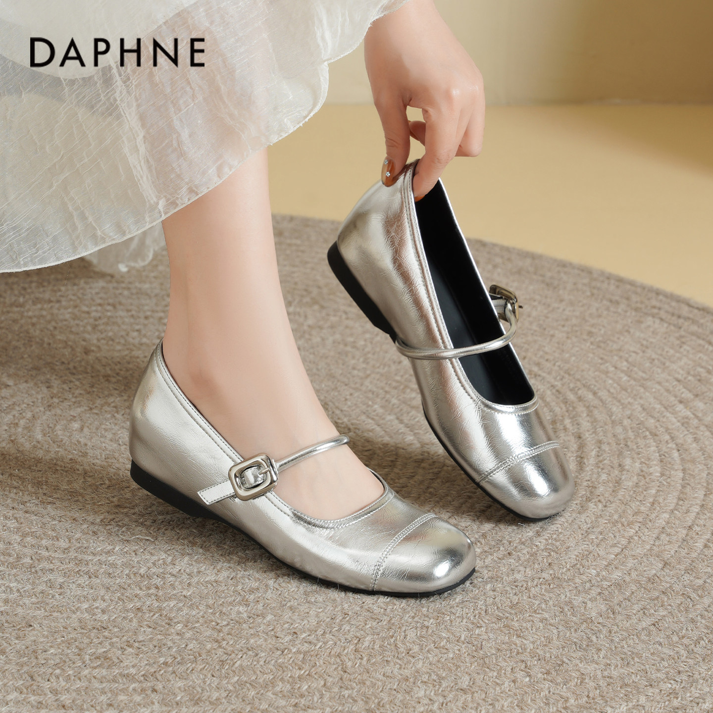达芙妮银色单鞋女2026新款春季内增高软底芭蕾鞋法式玛丽珍鞋子女
