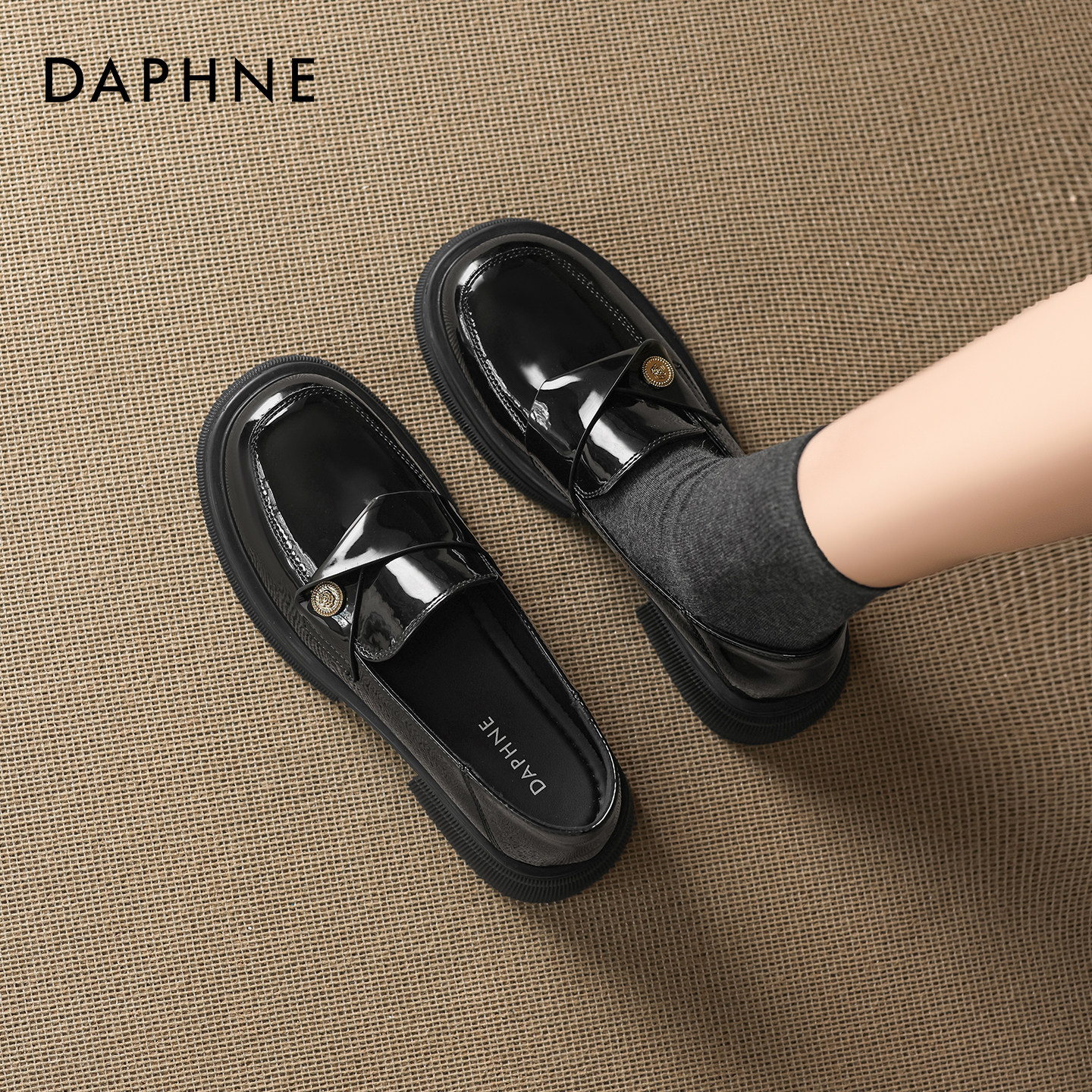 达芙妮乐福鞋女2026新款春季爆款复古风单鞋懒人一脚蹬黑色小皮鞋