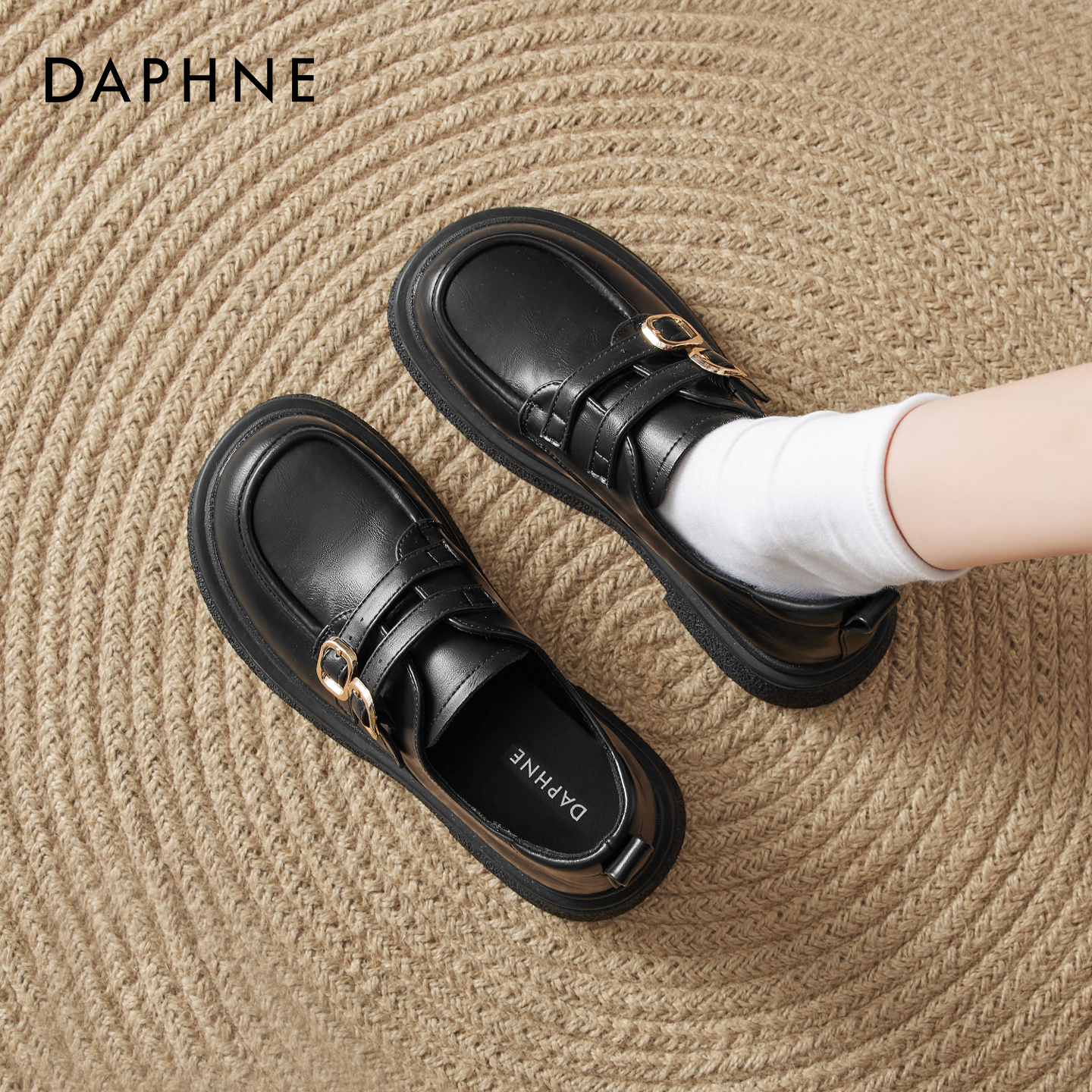 达芙妮黑色乐福鞋加绒厚底