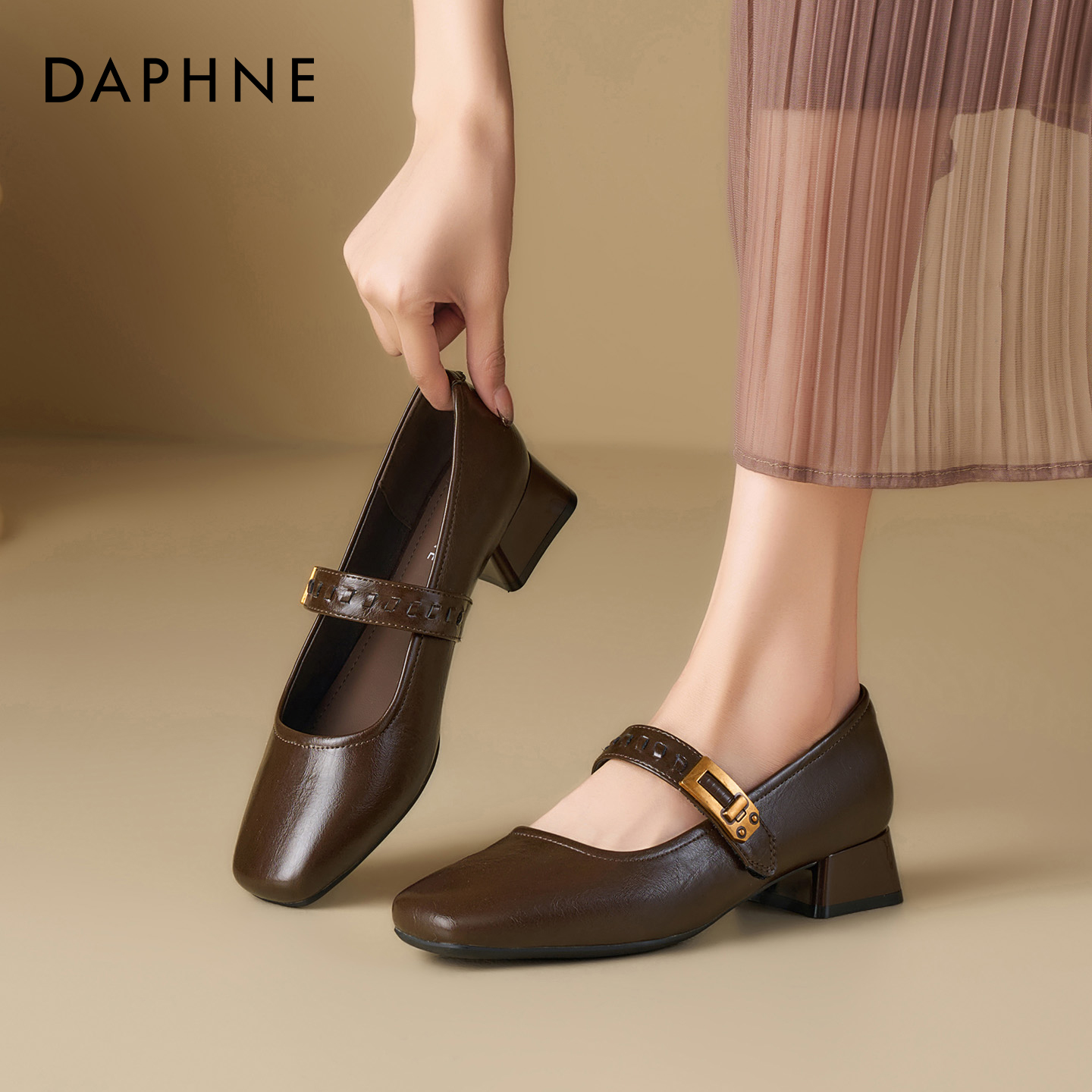 【达芙妮】复古气质玛丽珍鞋百搭