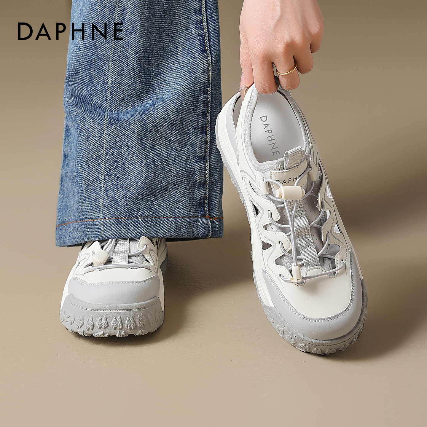 达芙妮厚底运动凉鞋女2026新款户外登山轻便板鞋镂空透气老爹鞋爆