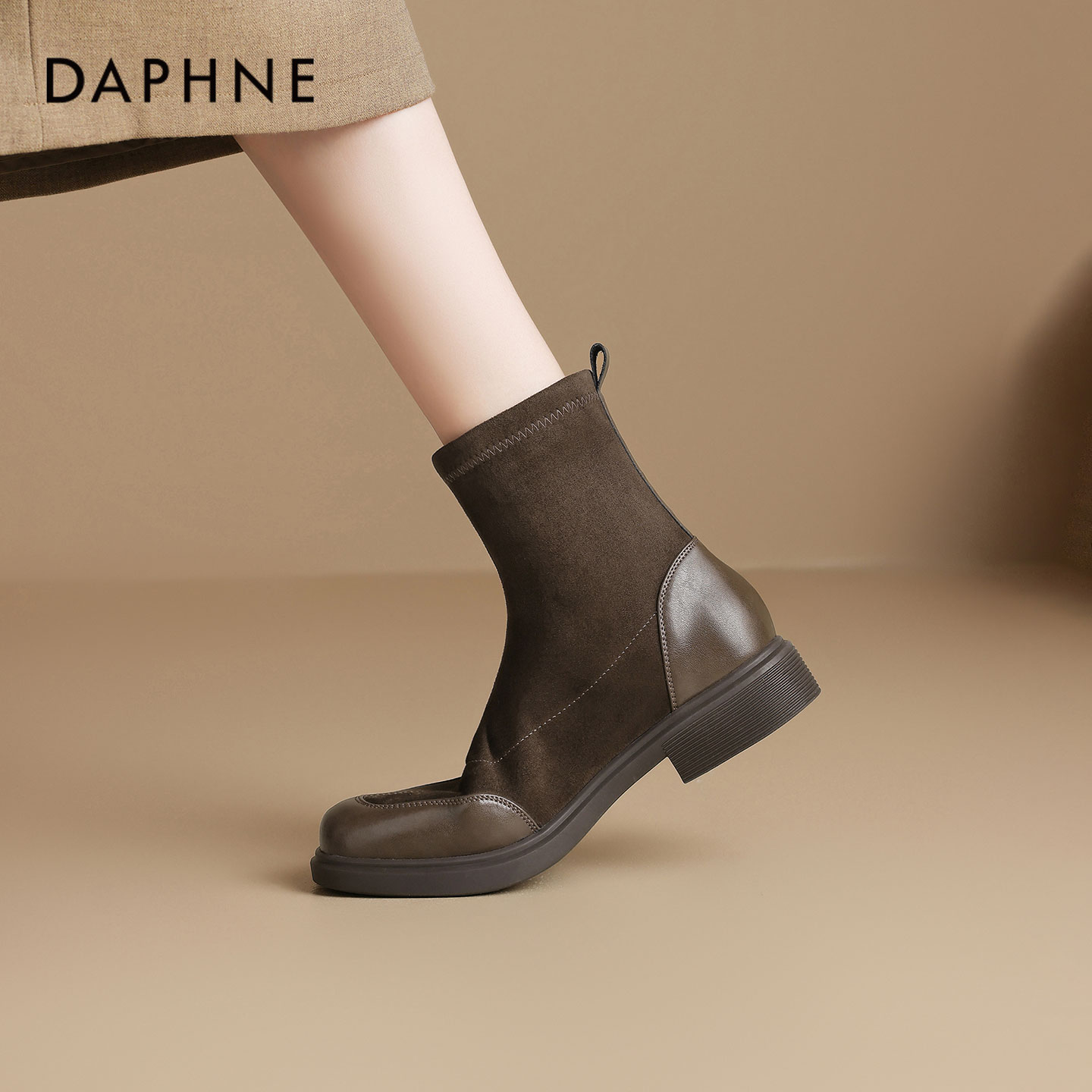 达芙妮棕色短靴加绒马丁靴瘦瘦靴