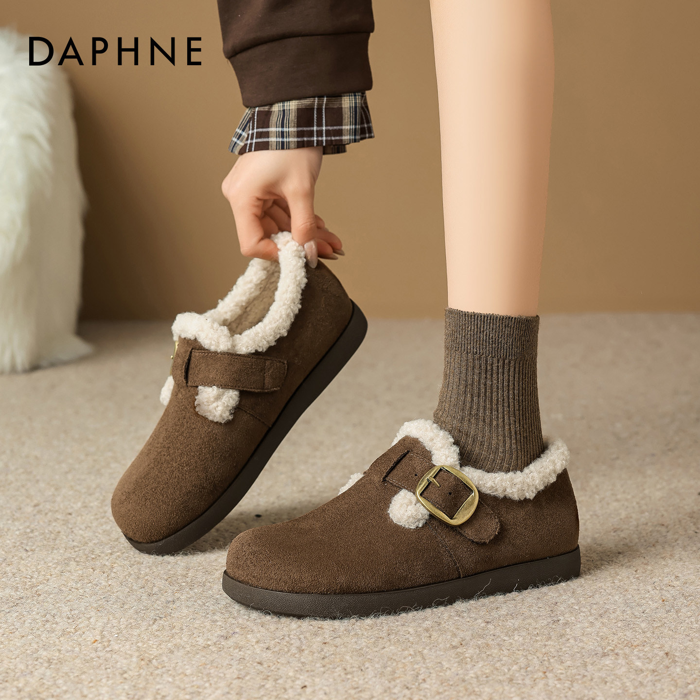 达芙妮小土豆勃肯鞋女2025冬季新款全包一脚蹬博肯雪地靴加绒棉鞋