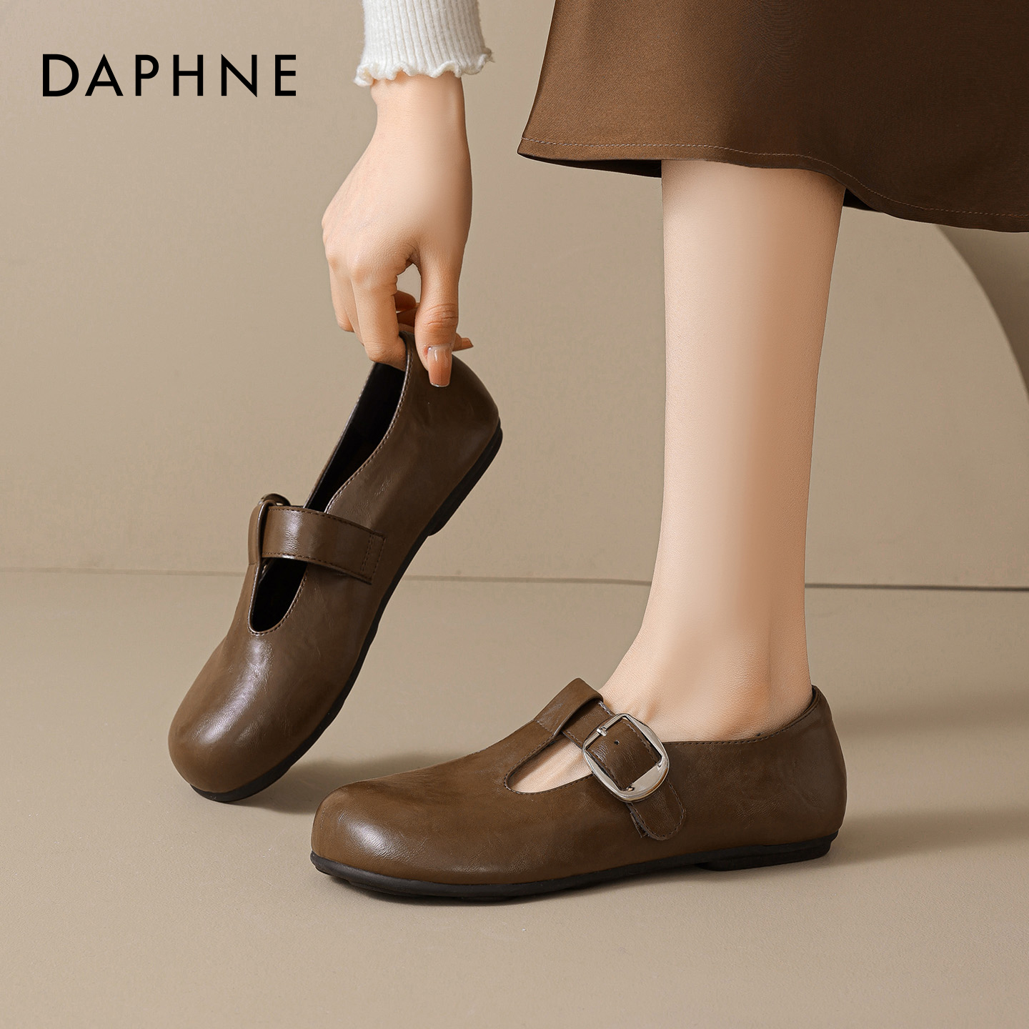 【达芙妮】棕色复古玛丽珍单鞋女