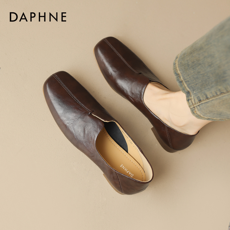 达芙妮深口单鞋女春秋2025新款软皮平底女鞋妈妈鞋粗跟小皮鞋