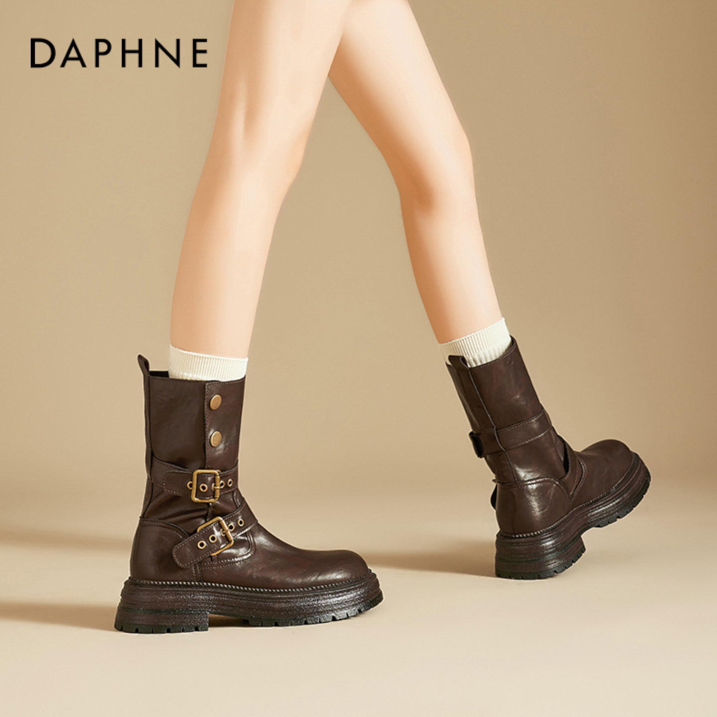 达芙妮棕色靴子女款短靴马丁靴2026新款春季穿搭美拉德骑士中筒靴
