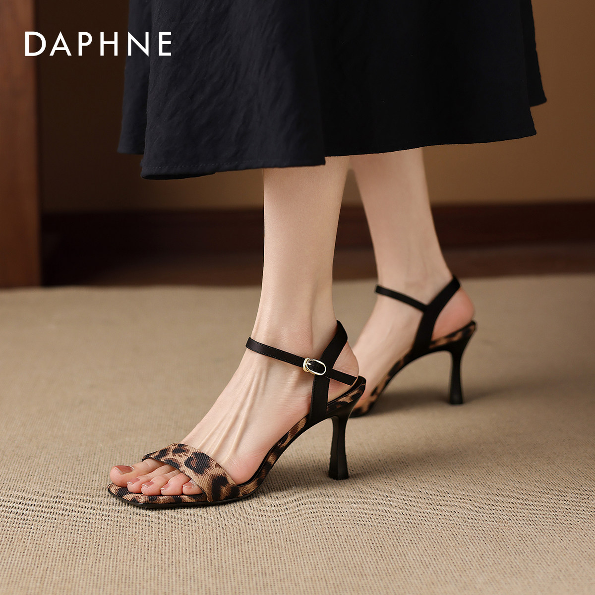 达芙妮豹纹高跟鞋女细跟凉鞋女款夏季2026新款法式绝美纯欲罗马鞋