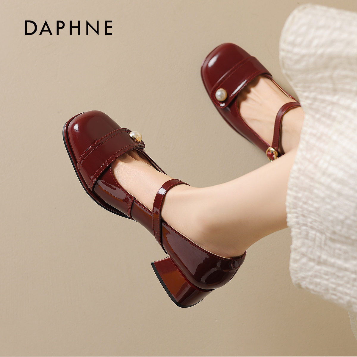 达芙妮红色单鞋女玛丽珍方头中跟