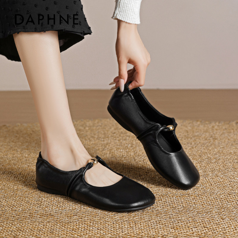 达芙妮黑色玛丽珍女鞋2026新款春季方头法式复古褶皱浅口芭蕾单鞋
