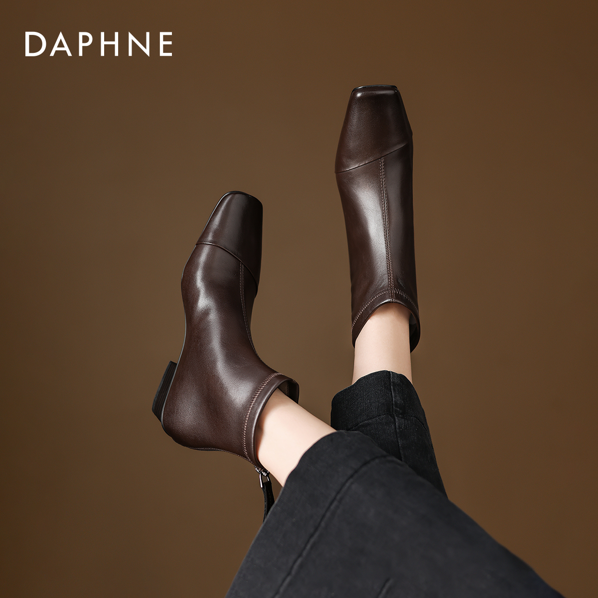 达芙妮方头小短靴黑色切尔西靴女