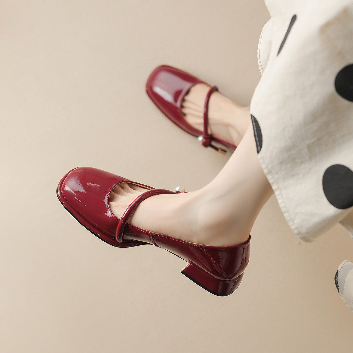 达芙妮红色单鞋女2026新款春季复古方头玛丽珍女鞋法式粗跟平底鞋,女鞋,玛丽珍鞋,淘宝优惠券,粉丝福利购,淘宝优惠卷