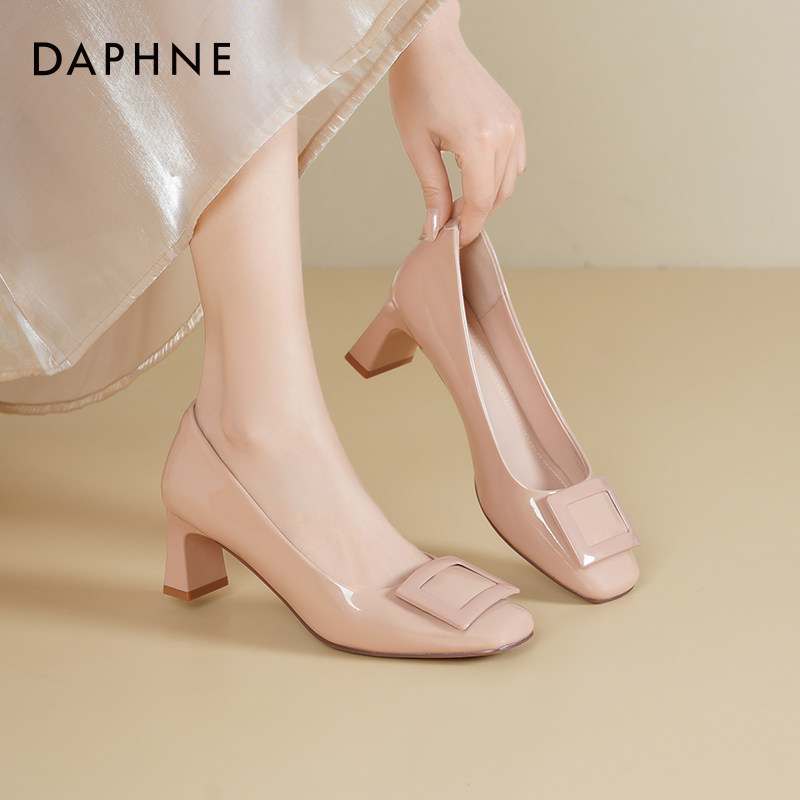 达芙妮裸色高跟鞋女粗跟2026新款春季女鞋职场通勤气质百搭单鞋女