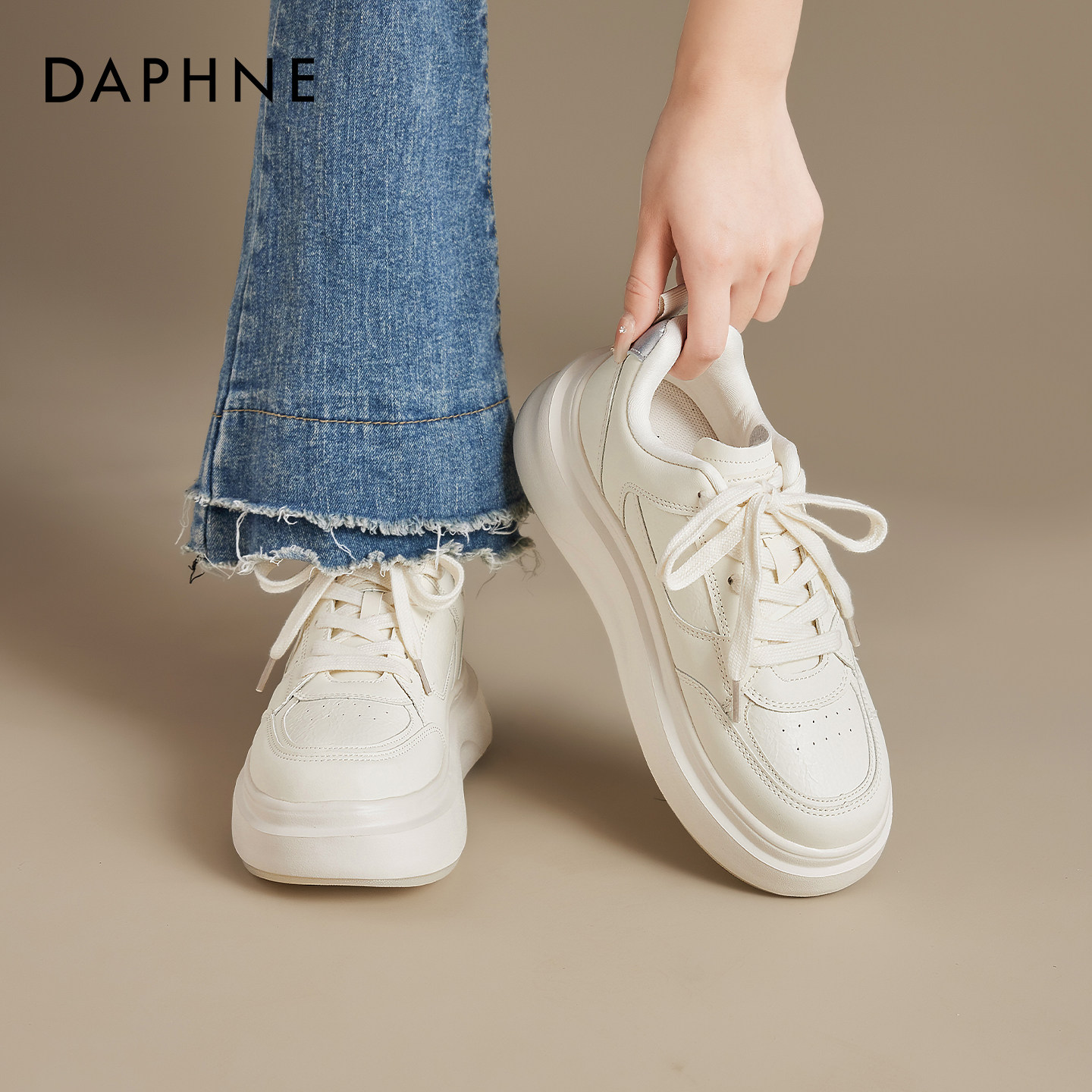 达芙妮厚底小白鞋女款运动板鞋