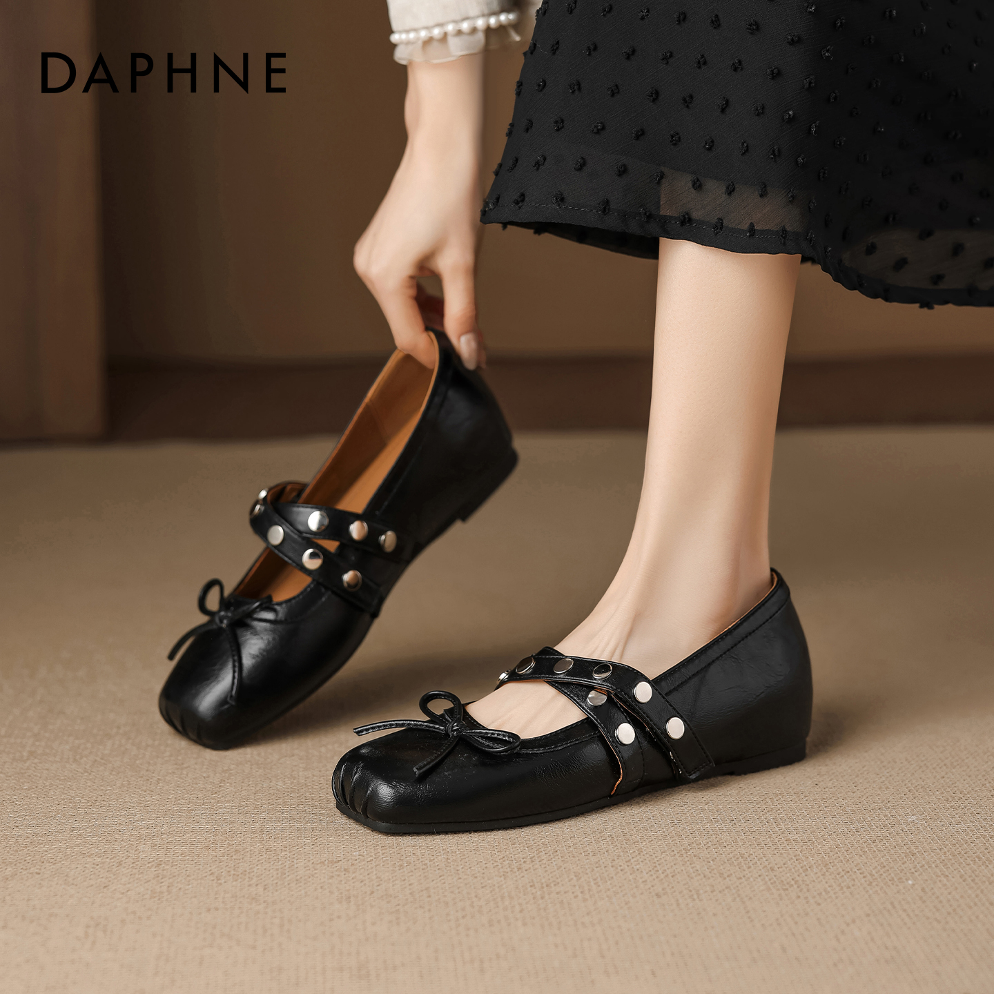 达芙妮黑色玛丽珍鞋内增高