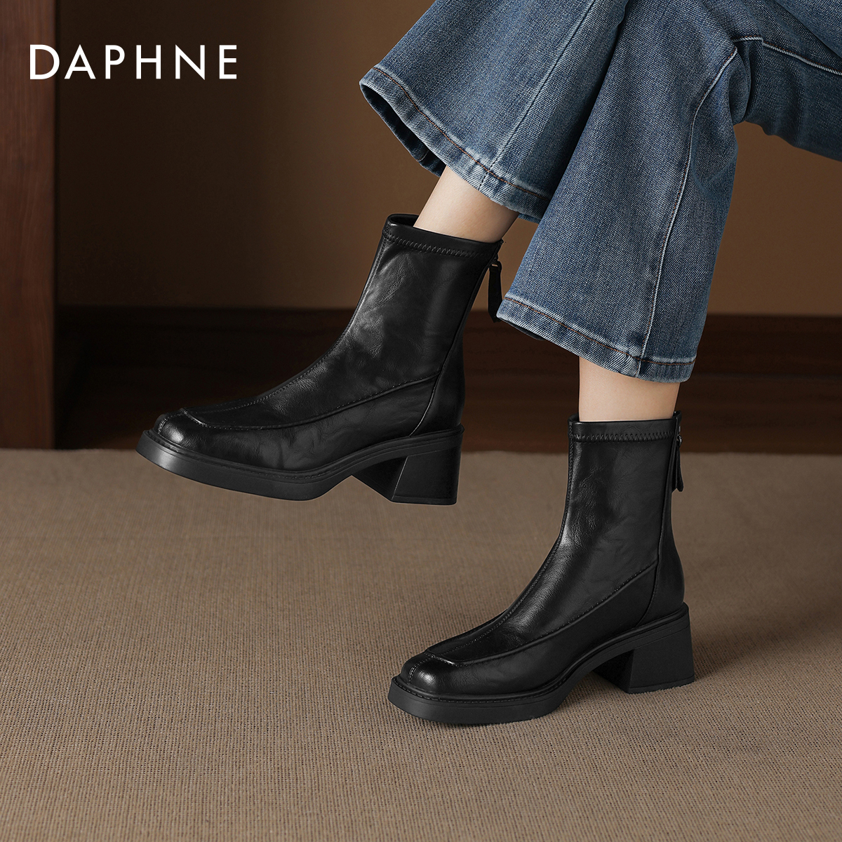 达芙妮方头高跟洋气短靴