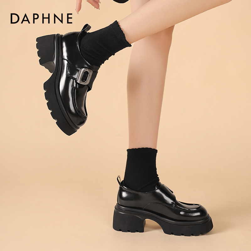 达芙妮厚底乐福鞋女英伦风小皮鞋