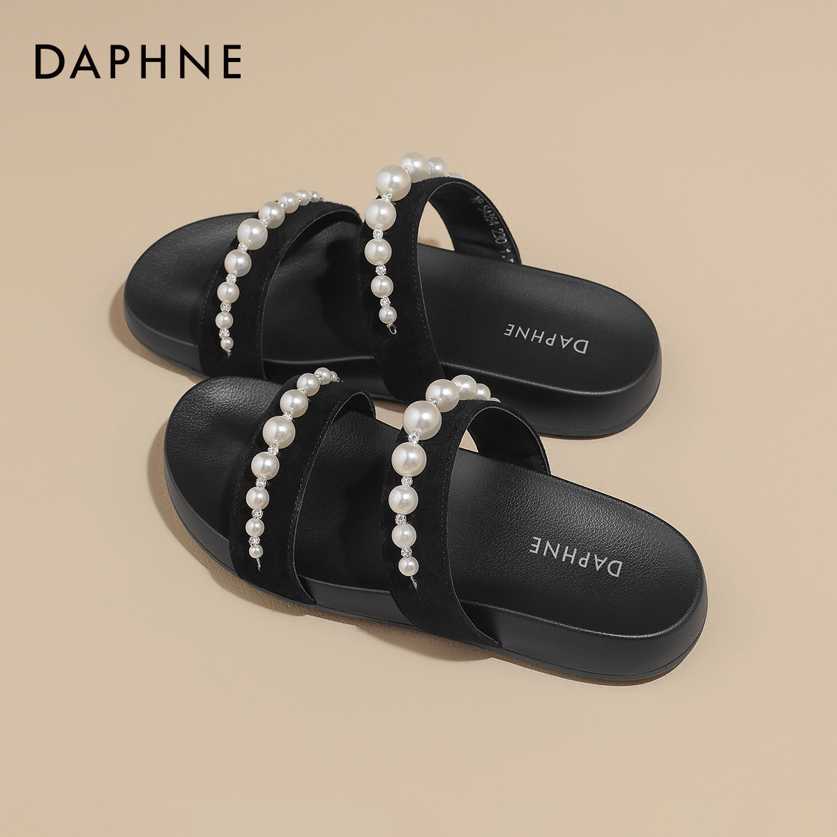 达芙妮平底凉鞋女夏季2026新款不累脚外穿凉拖鞋珍珠绝美沙滩女鞋