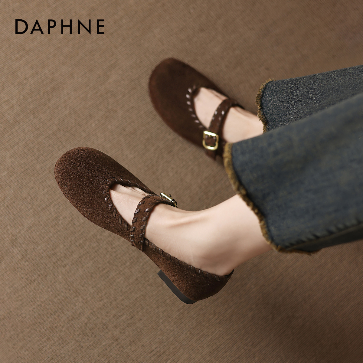 复古玛丽珍鞋，绒面质感搭扣设计