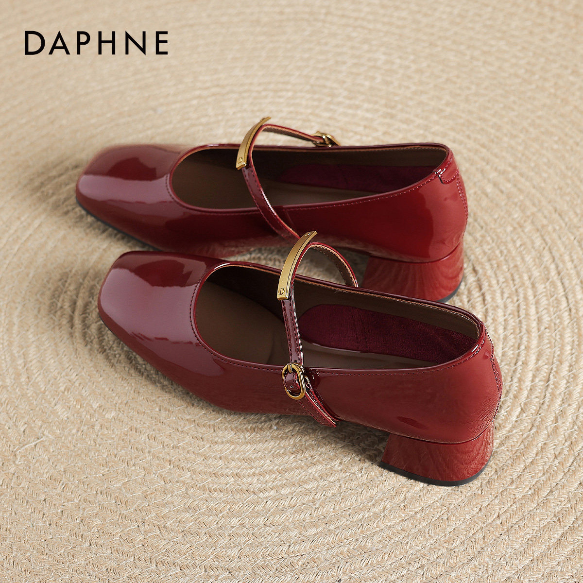 达芙妮红色单鞋女款2026春季新款法式复古气质小皮鞋玛丽珍鞋婚鞋,女鞋,浅口单鞋,淘宝优惠券,粉丝福利购,淘宝优惠卷