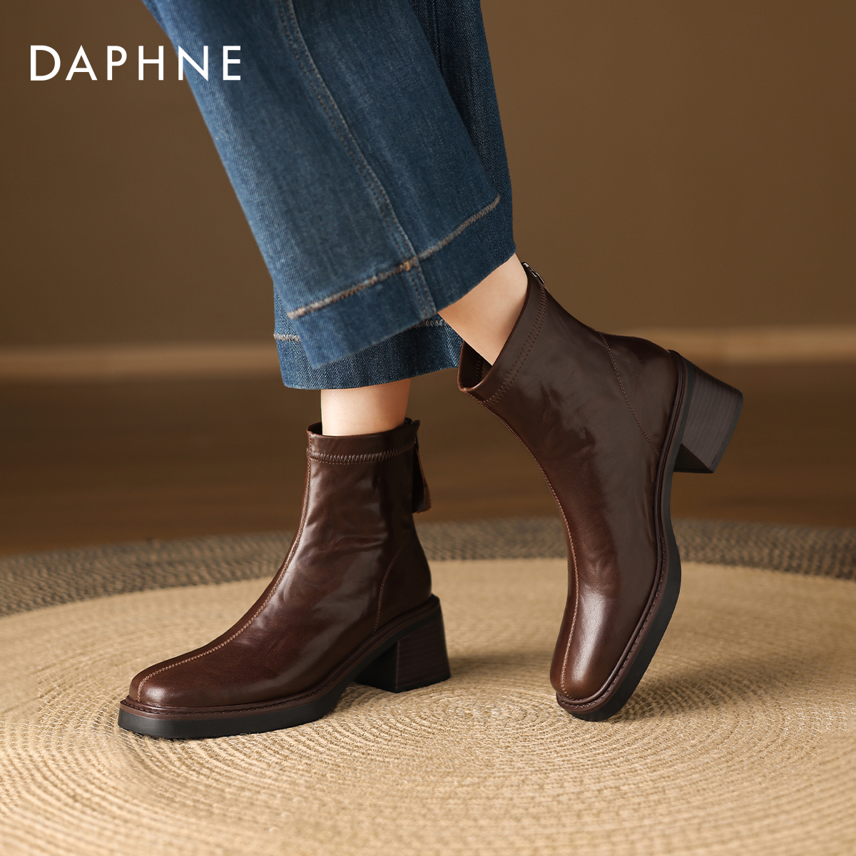 棕色马丁靴女款方头高跟瘦瘦靴子