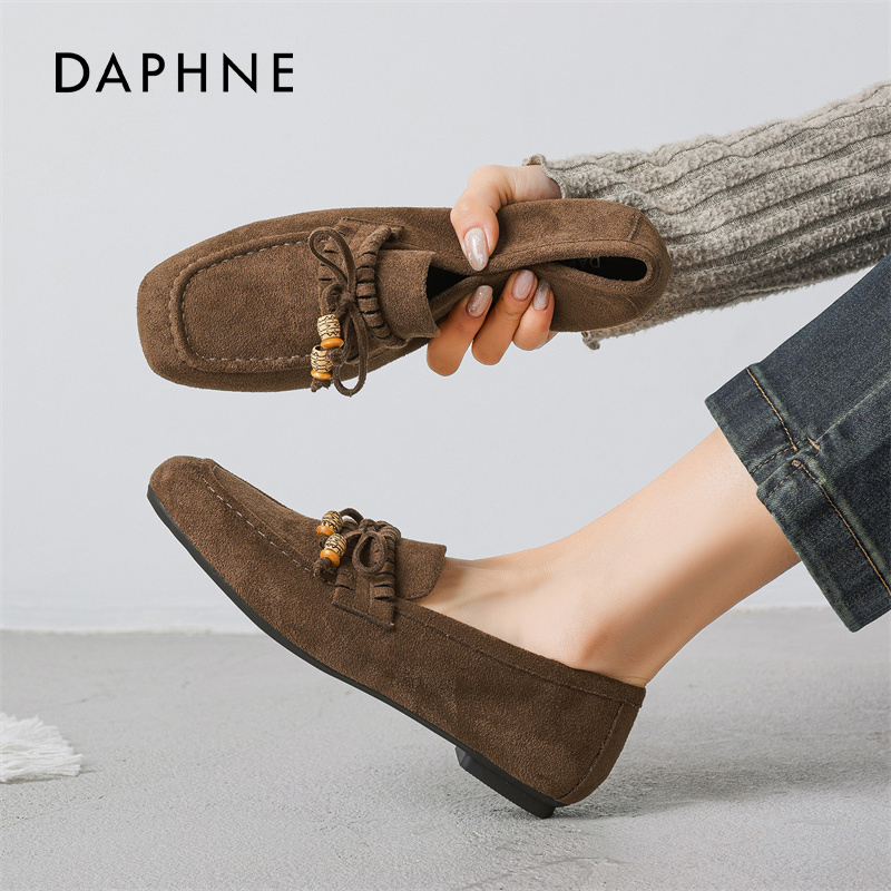 达芙妮咖色乐福鞋女平底豆豆单鞋