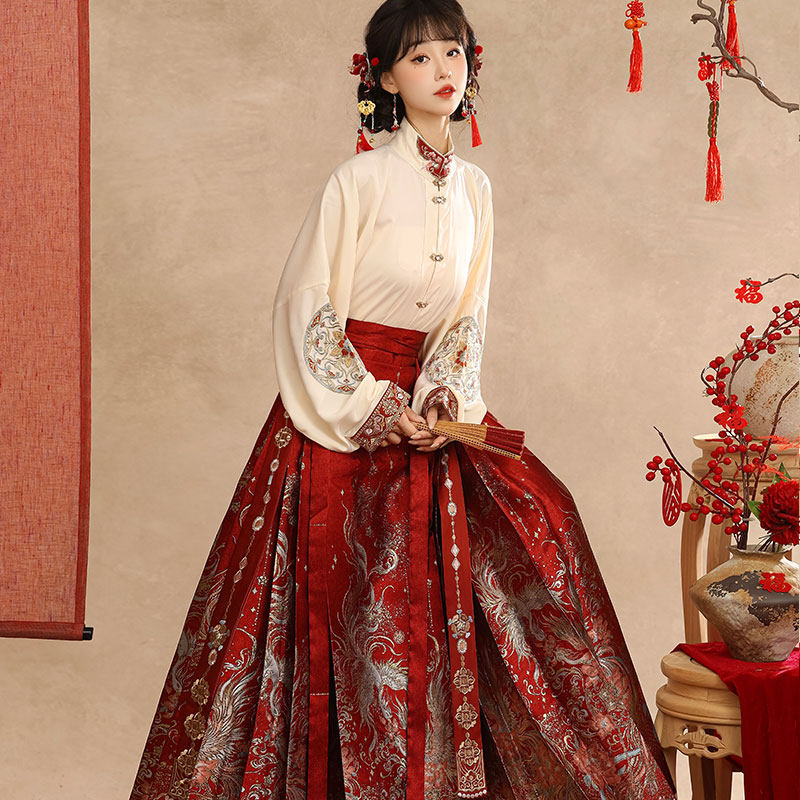 肯莎凯红色马面裙婚服敬酒服套装