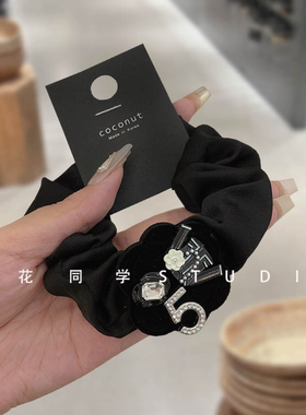 韩国发饰2024新款黑色小香风精致气质5号字母镶钻带钻山茶花发圈