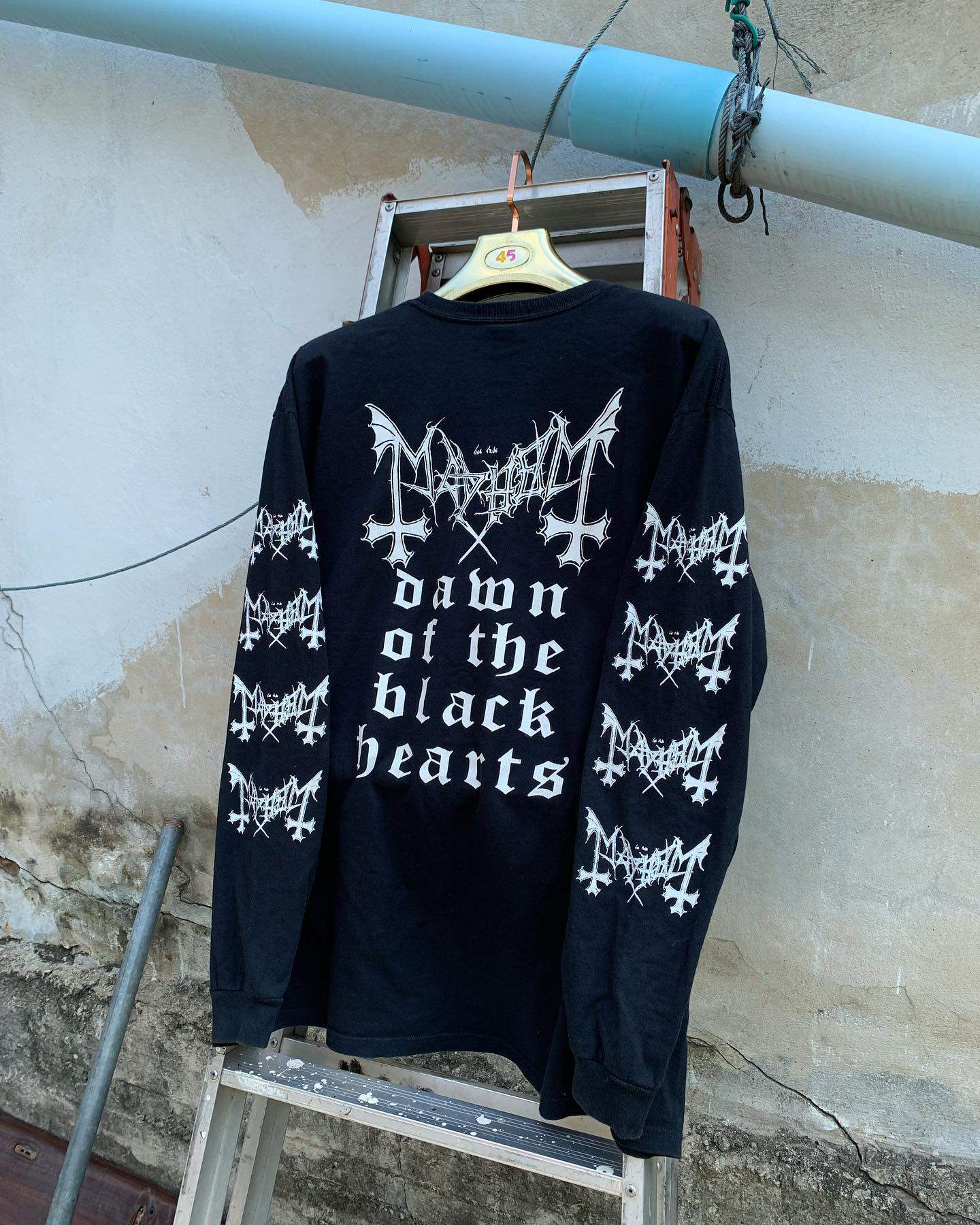 NORWEGIAN BLACK GOLD ROCK MAYHEM HIGH STREET VINTAGE LONG SLEEVE T-SHIRT