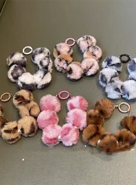 暴款秋冬毛茸茸球手机挂链潮女百搭包包饰品ccd链条钥匙链手腕带