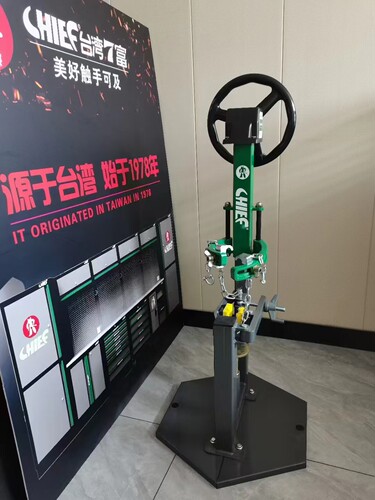 台湾七富减震弹簧拆装机避震弹簧拆卸器汽车减震弹簧弓簧弹CHIEF