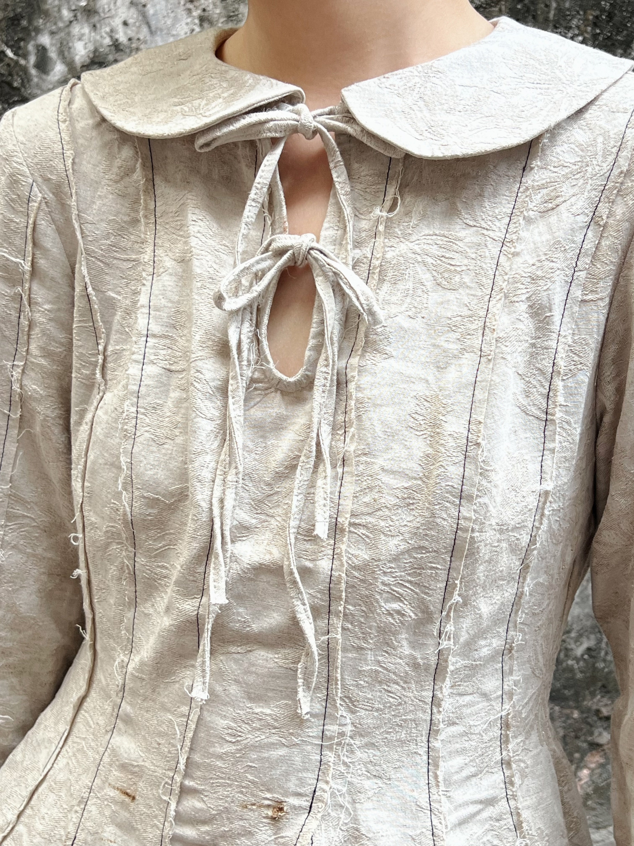 娃娃领做旧长袖不对称女士衬衫