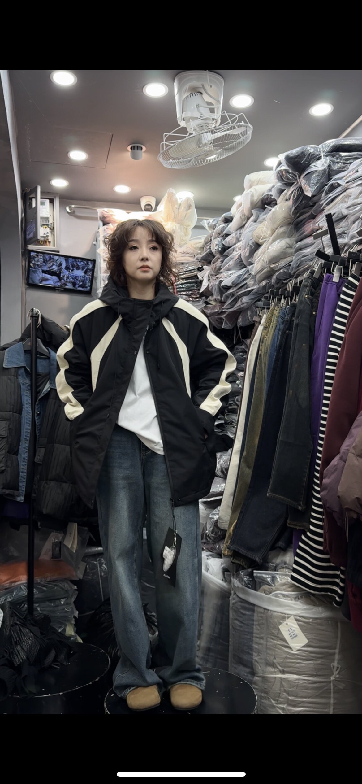 欧货个性撞色连帽冲锋衣羽绒服女2023冬季设计感加厚派克服外套潮