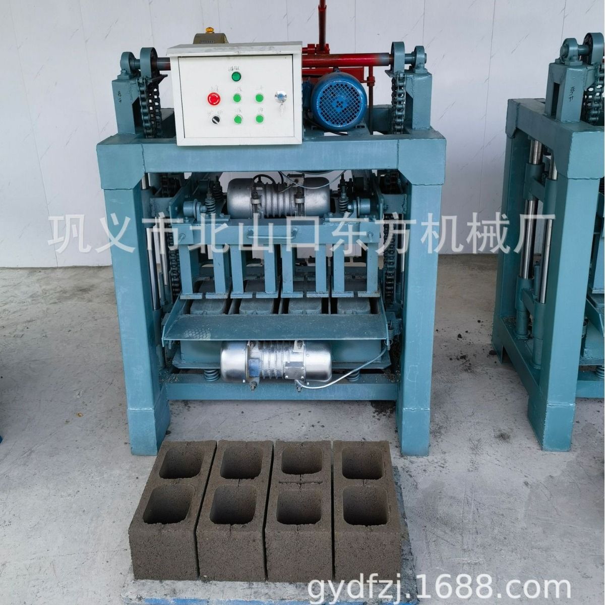 4-35B制作400-200-200空心混凝土砖箱振半透底砖机托板叉车款模具